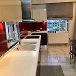 Luxury House In With A Great View Balcony *