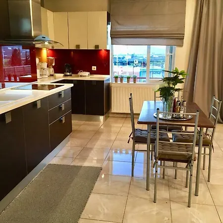 Luxury House In With A Great View Balcony Apartment *