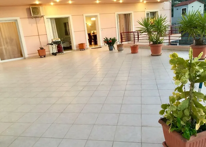 דירה Luxury House In With A Great View Balcony