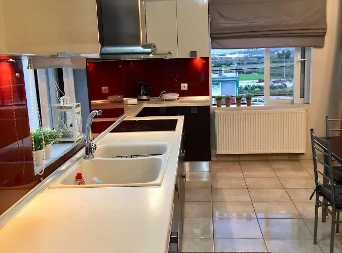 Luxury House In With A Great View Balcony *